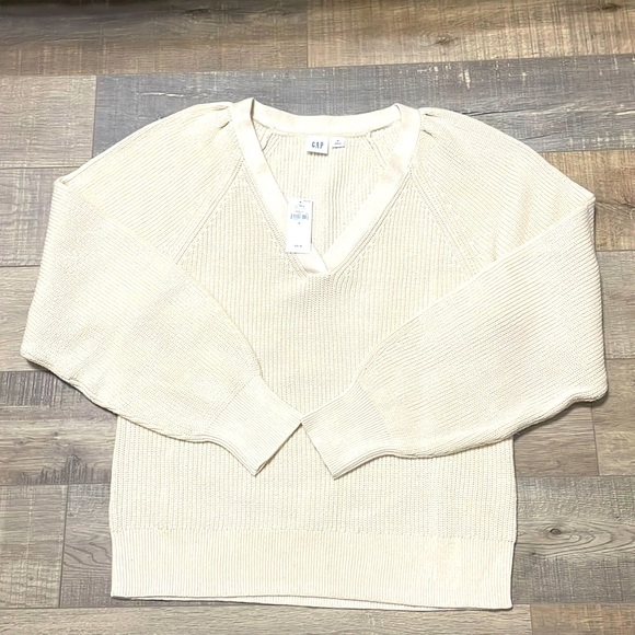 GAP Sweaters - GAP Women’s Textured Puff Sleeve Sweater - NWT - Medium